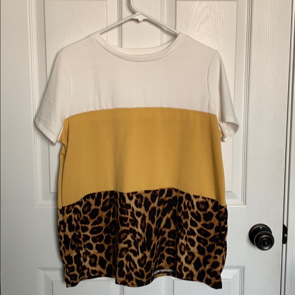 Tri-color top